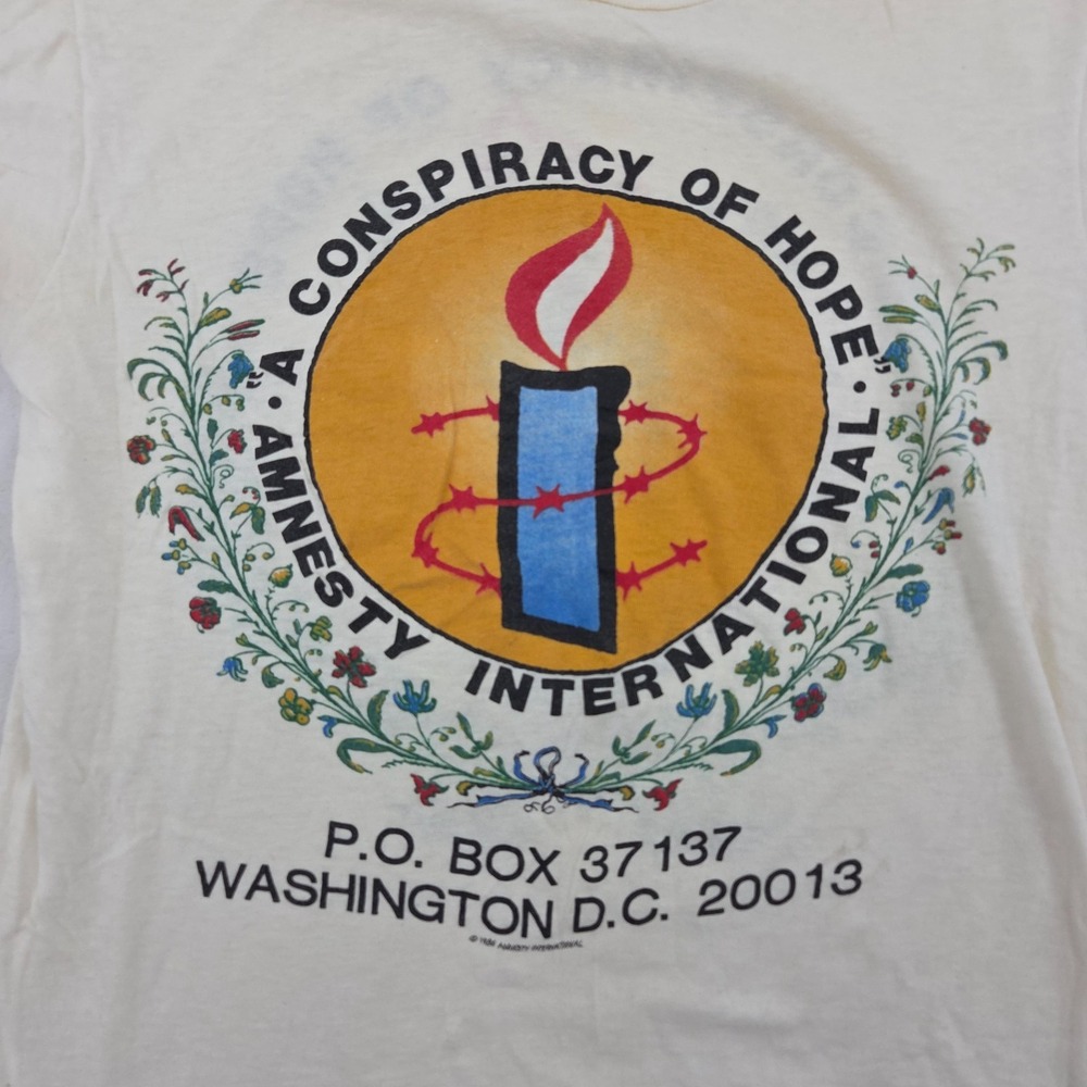 VTG 80s Amnesty International Conspiracy Of Hope Concert Shirt Sz Med STAINED - Picture 2 of 12